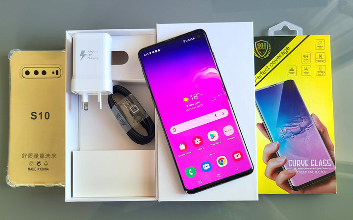 Samsung Galaxy S10 128GB 8GB Prism Black SC-03L (Like New) With New Case, Glass Screen Protector & Shipping