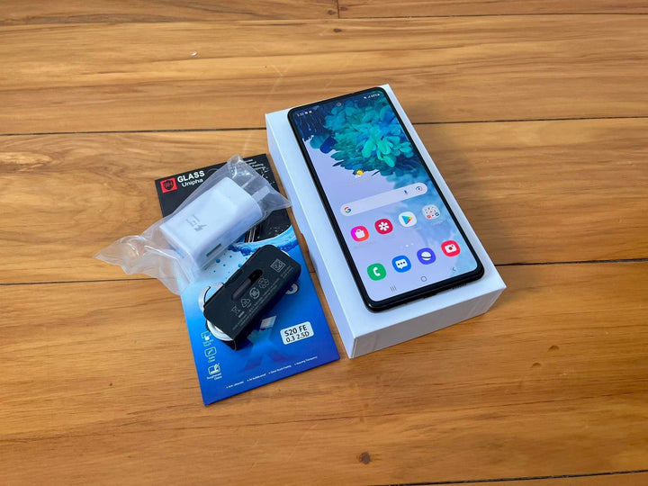 Samsung Galaxy S20 FE 5G Cloud Navy - New Case, Glass Screen Protector & Shipping (Good / SB)
