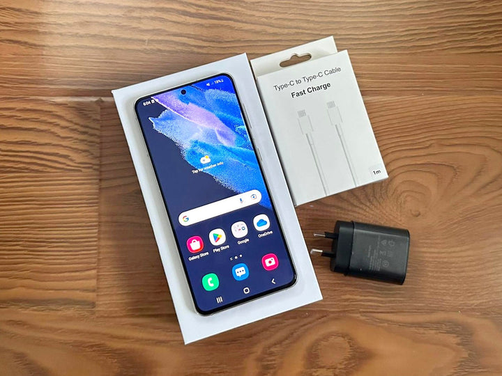Samsung Galaxy S21 5G 128GB 8GB Phantom White SM-G991U - New Case, Glass Screen Protector (Excellent)