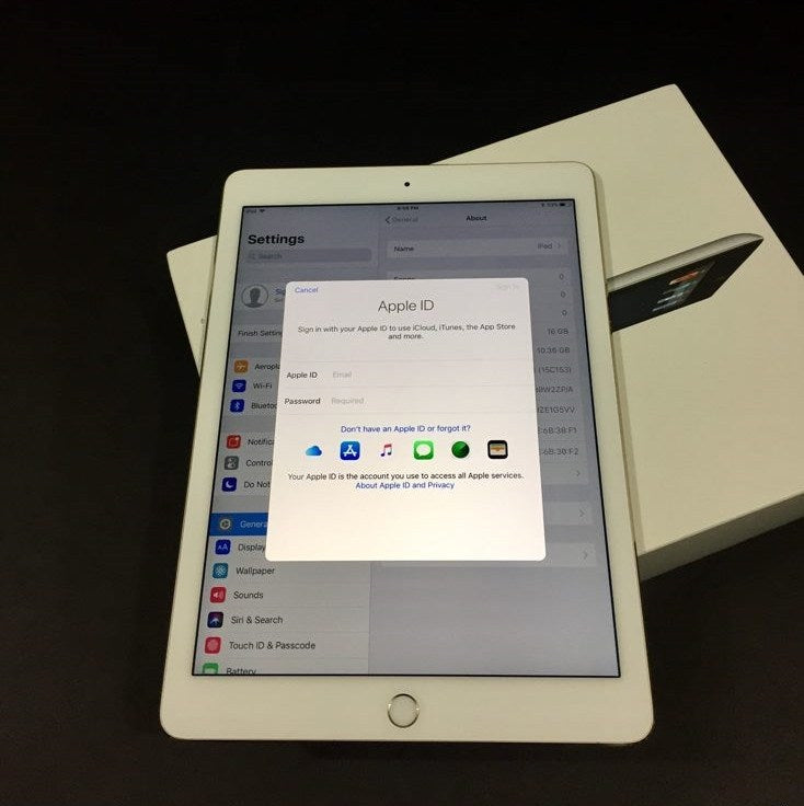 Apple iPad 6th Gen 32GB Wi-Fi + Cellular 3G/4G White Silver - Good Battery, New Glass Screen Protector (Exc)