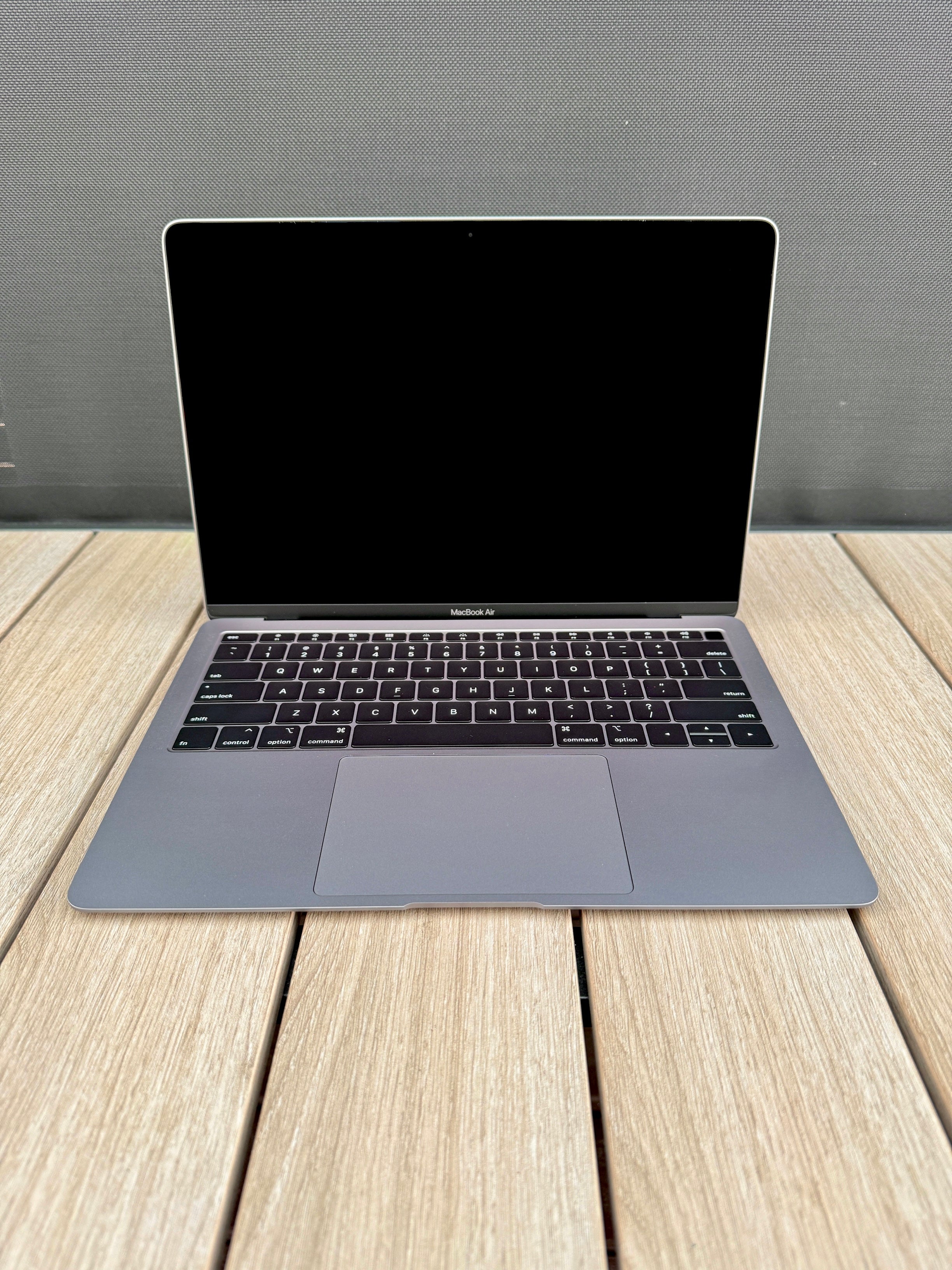 MacBook Air (Retina, 13-inch, 2019) Intel i5, 8GB RAM, 128GB A1932 Space Grey (Good)