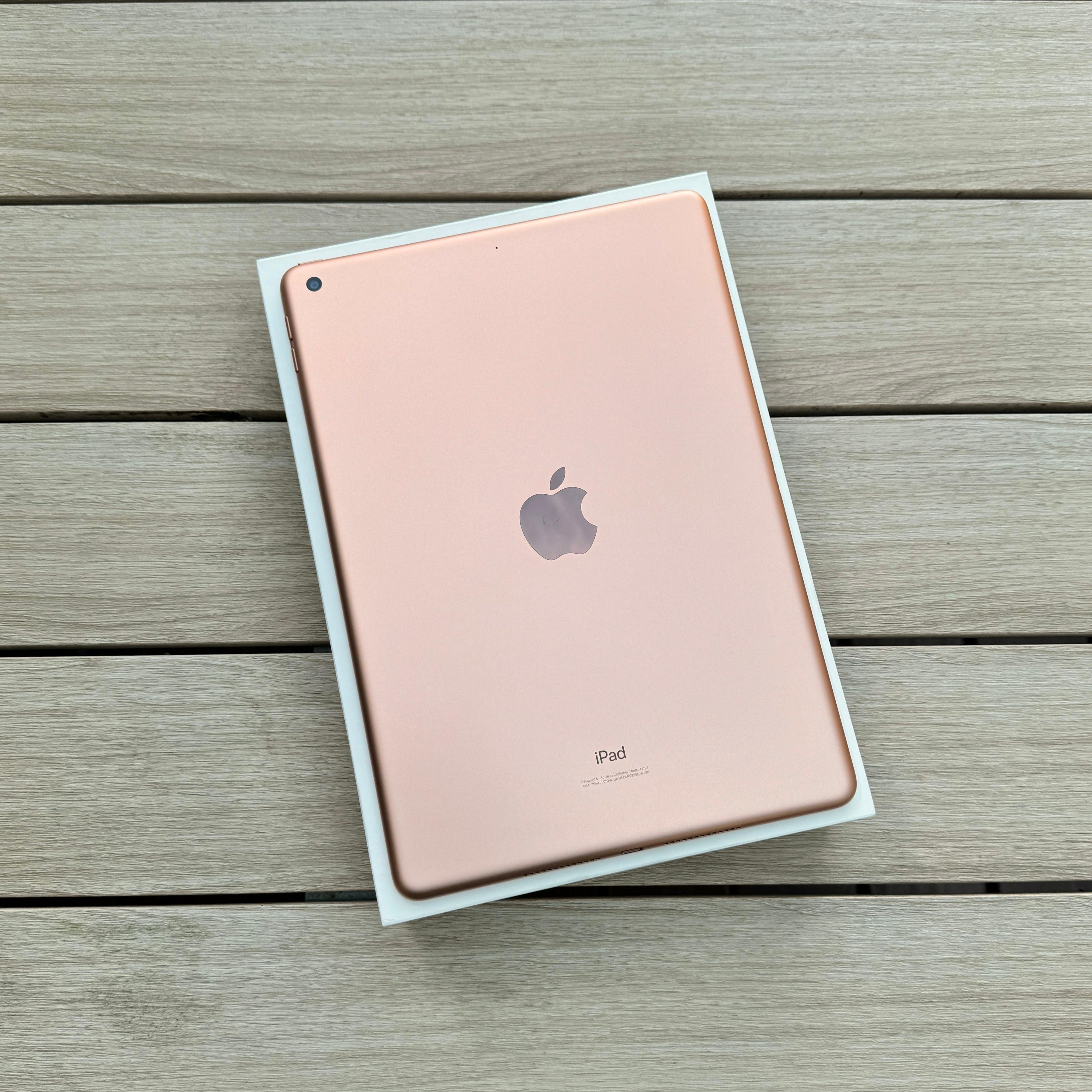 Apple iPad 7 32GB 10.2 inch Wi-Fi Rose Gold (Like New) New Battery With Shipping